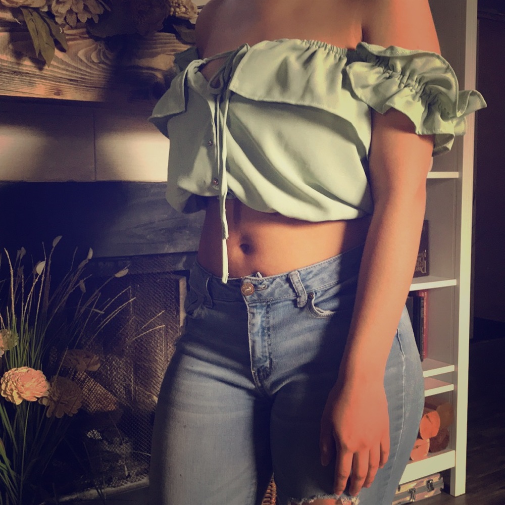 3/$20 Crop Top w/ gold buttons & tie detail